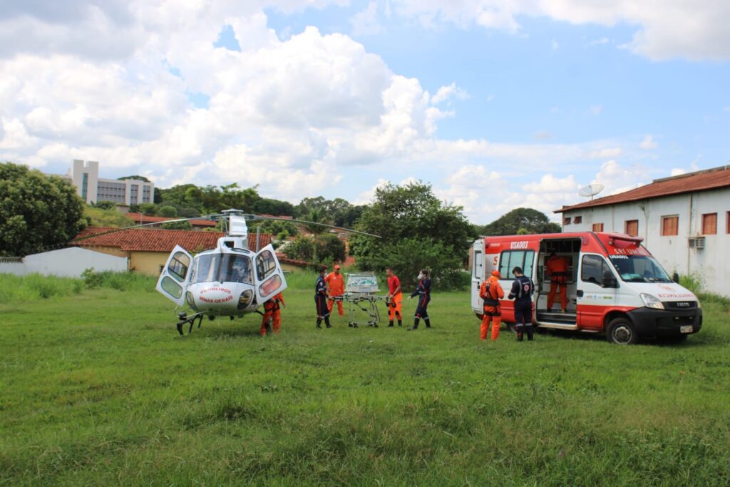 Aeronave dos bombeiros transportou a recém-nascida à Uberlândia para procedimento cirúrgico de urgência | Foto: Bombeiros/Divulgação