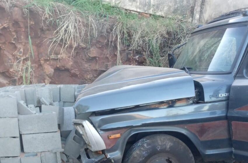 Ituiutaba: veículo desgovernado mata servente de pedreiro atropelado