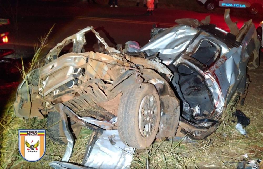 Veículo ficou totalmente destruído durante o acidente | PMMG/Divulgação