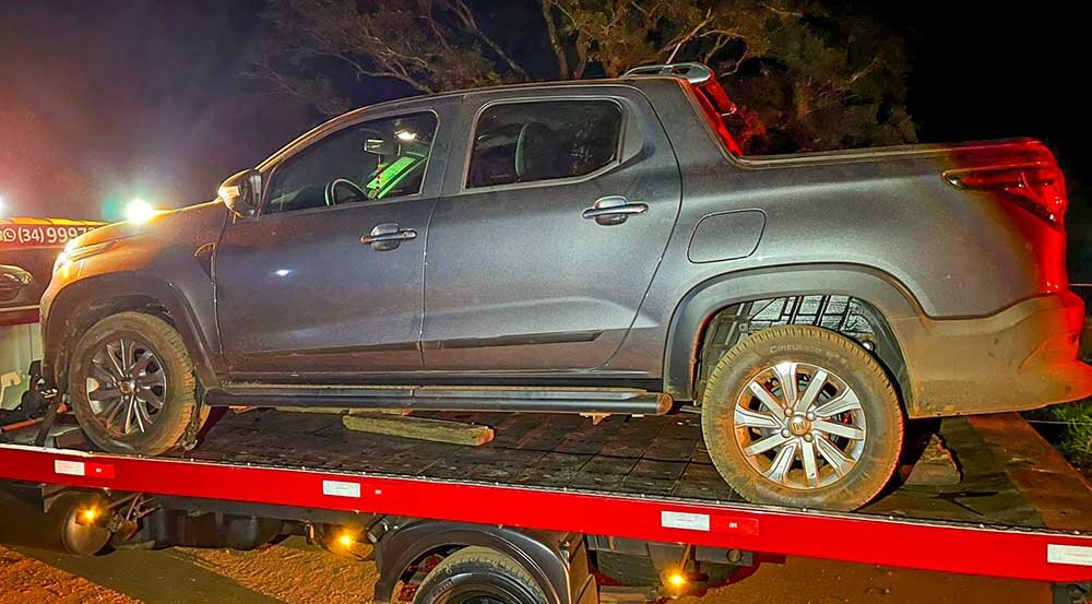 Veículo havia sido furtado da propriedade rural no município de Prata, Minas Gerais | Foto: PMMG/Divulgação