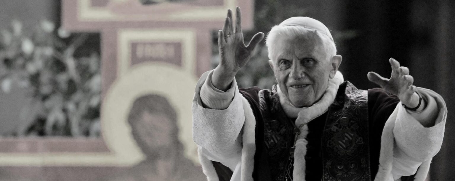 O papa emérito Bento 16 morreu neste sábado (31), aos 95 anos.