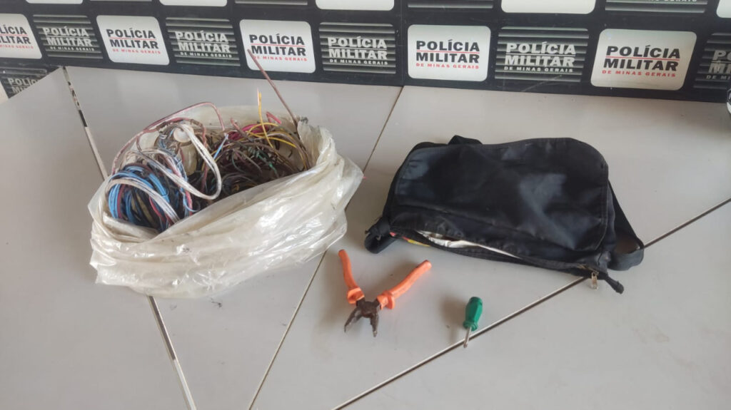 O material foi furtado de uma residência em reforma | Foto: PMMG/Divulgação