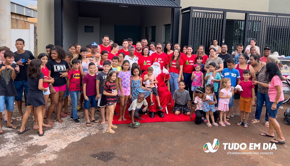 Papai Noel reuniu os integrantes do Grupo Conecta com as comunidades do Paraíso e Vale dos Sonhos | Foto: Paulo Braga