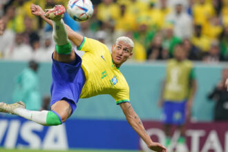 gol de voleio de Richarlison que selou a vitória do Brasil contra a Sérvia (2 a 0)