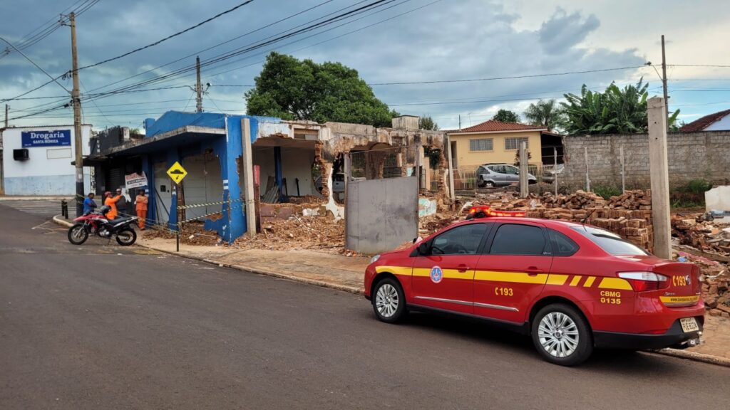Obra era demolida por dois funcionários sem experiência | Foto: Bombeiros/Divulgação