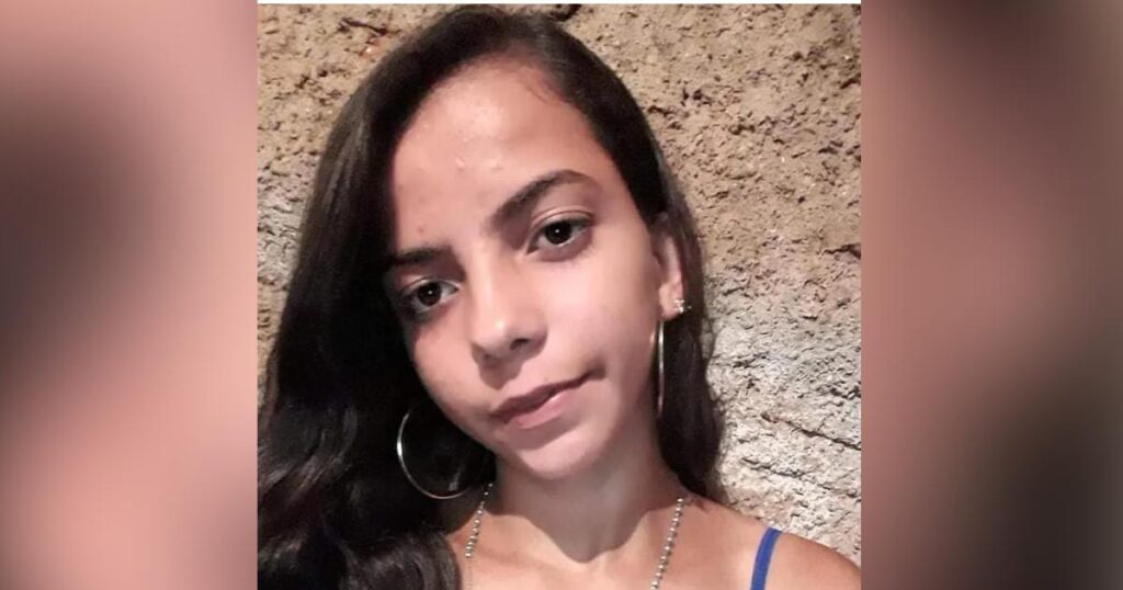 Kamily Priscila Fernandes de Oliveira estava grávida e morreu após um suposto quadro de eclâmpsia, agravado por um acidente no trajeto — quando um monitor cardíaco caiu sobre a vítima