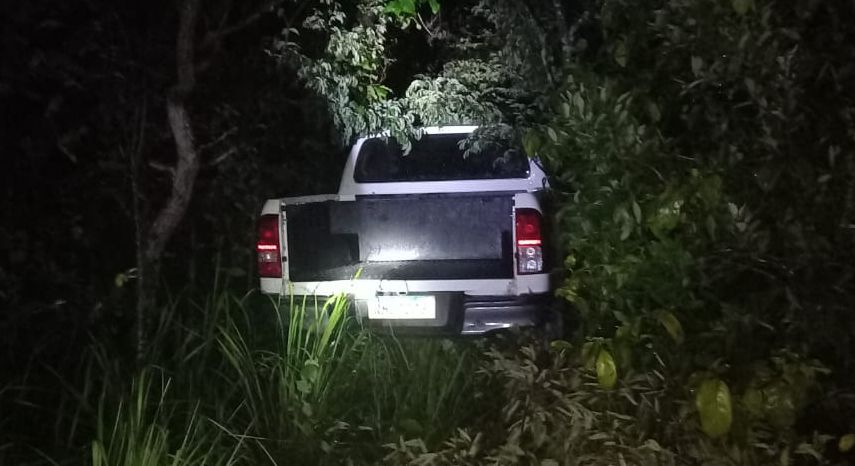 A Toyota/Hilux foi localizada em um matagal na zona rural de Ituiutaba