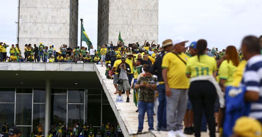 Veja fotos exclusivas da invasão terrorista aos três Poderes em Brasília