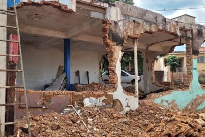 Obra era demolida por dois funcionários sem experiência | Foto: Bombeiros/Divulgação