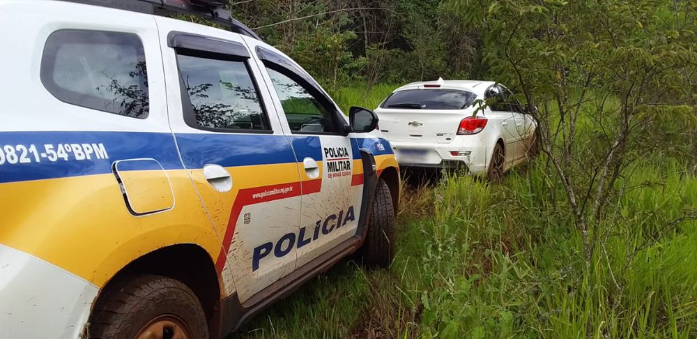 Chevrolet Cruze LT roubado no Centro de Ituiutaba foi localizado no Nova Ituiutaba | Foto: PMMG/divulgação