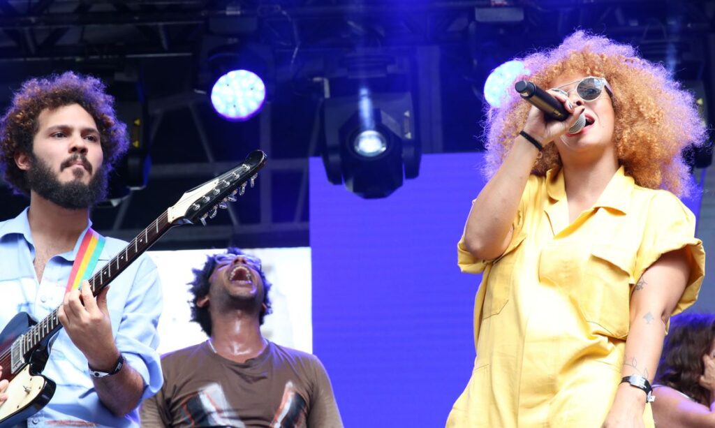 Show da Anelis Assumpção, com participação de Tulipa Ruiz e Negro Leo, no palco em homenagem a Itamar Assumpção, durante a Virada Cultural, em São Paulo.