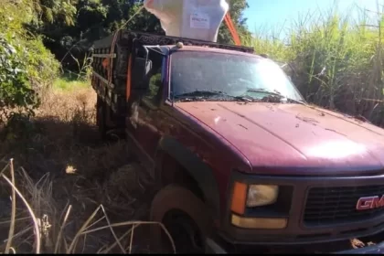 Caminhão furtado recuperado Uberaba — Foto: Polícia Militar de Meio Ambiente/Divulgação