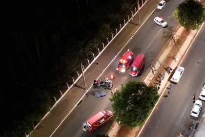 Capotamento deixou três mortos e um ferido em Uberlândia — Foto: Via Drones