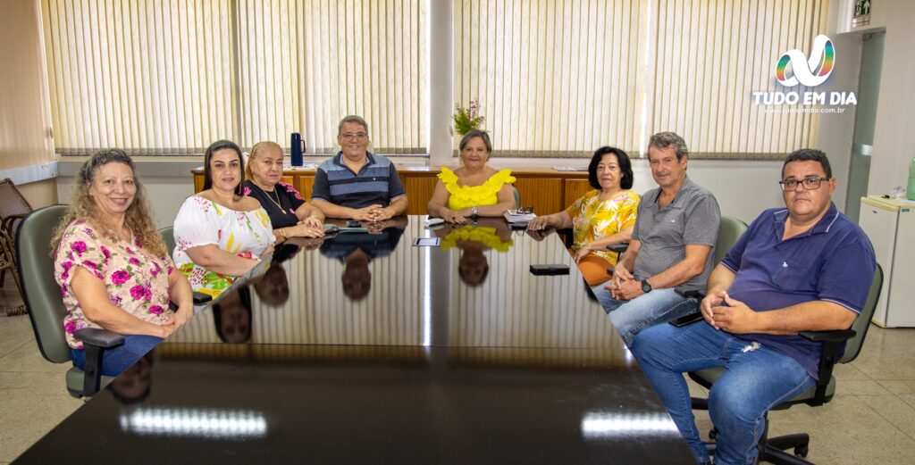 (esq) Marina Braga, Patrícia Habib, Maria Zélia, Jaisson Souza, Iracilda Duarte, Julia Pereira, Cláudio Scarparo e Michel Mendes | Foto: Paulo Braga/Tudo Em Dia