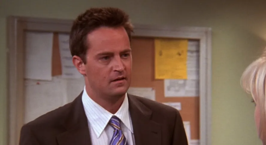 Matthew Perry interpretando o personagem Chandler na série Friends | Foto: reprodução