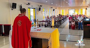 Missa em Ação de Graças foi celebrada no final da tarde desta terça-feira (17) pelo padre Luiz Carlos, da Paróquia Nossa Senhora Aparecida | Foto: Ananda Braga