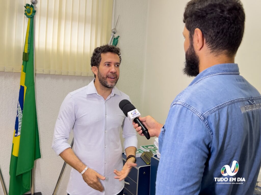 André Janones cede entrevista ao jornalista Paulo Braga, do Tudo Em Dia | Foto: Daniel Braga