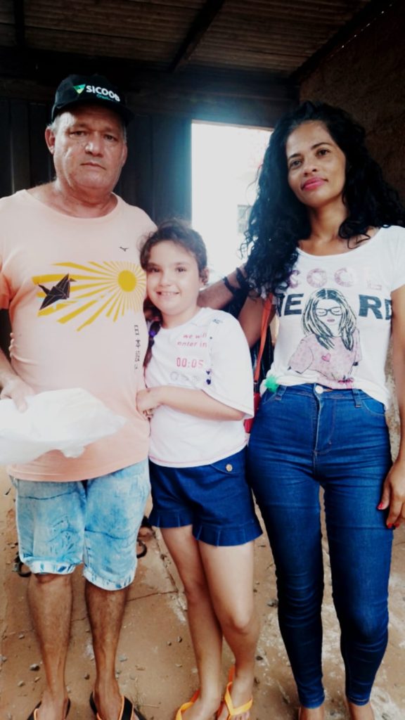 Moisés Bernardeli, a filha, Gabriela Bernardeli, e Joseane | Foto: Luiza Miquelina