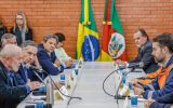 Presidente Lula durante reunião com ministros, o governador do Rio Grande do Sul, Eduardo Leite, e o presidente do STF, Luis Barroso. Foto: Ricardo Stuckert / PR